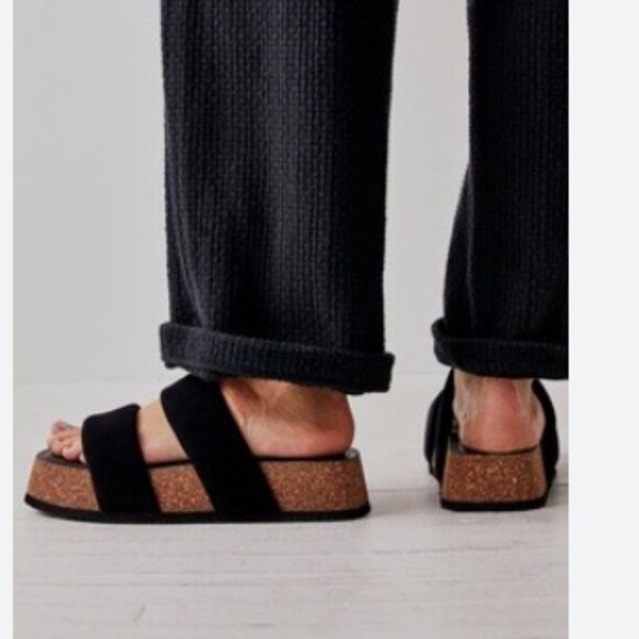 new Free People Fairmount Flared LEATHERPlatform Sandals 254 56P5